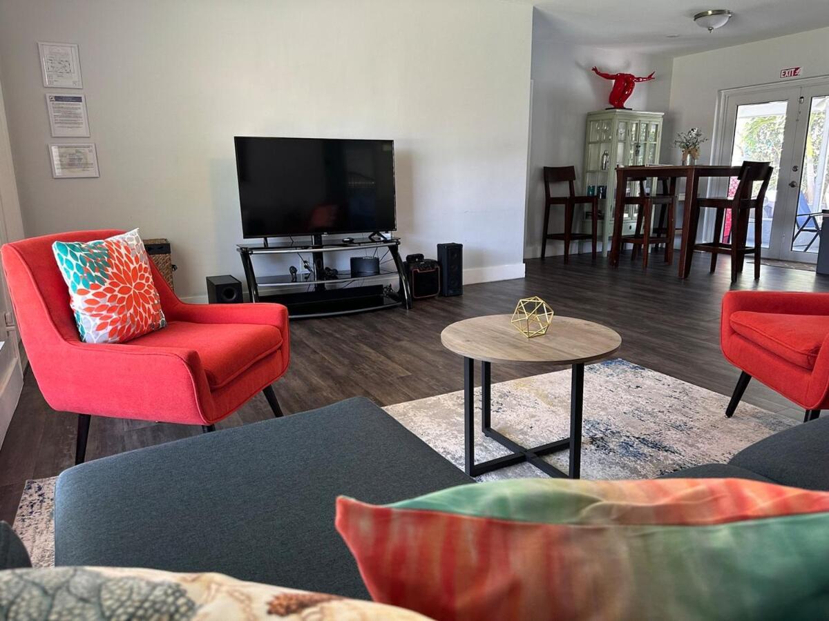 3bed Modern Family Friendly Heated Pool Holiday home